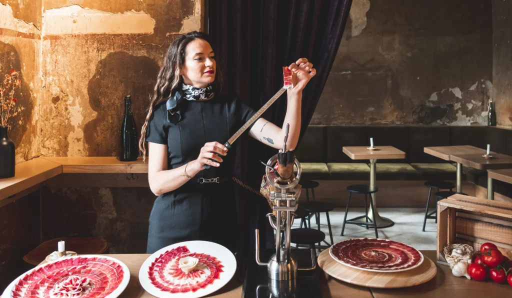 Cortadoras de jamón, abriendo puertas 1