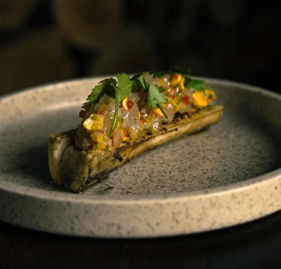 Tuétano y langostino.