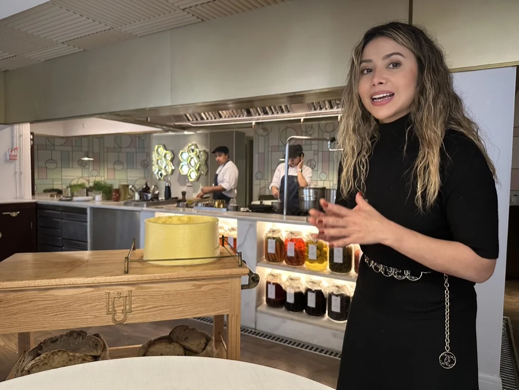 Dolce Nilda invita a «rebañar con pan y chuparse los dedos» en LÚ 1