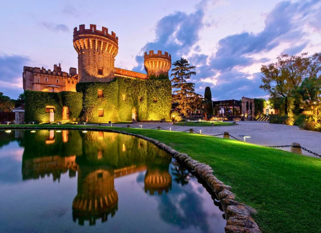 Castell Perelada, como su propio nombre indica, se encuentra en un icónico castillo en la provincia de Girona.