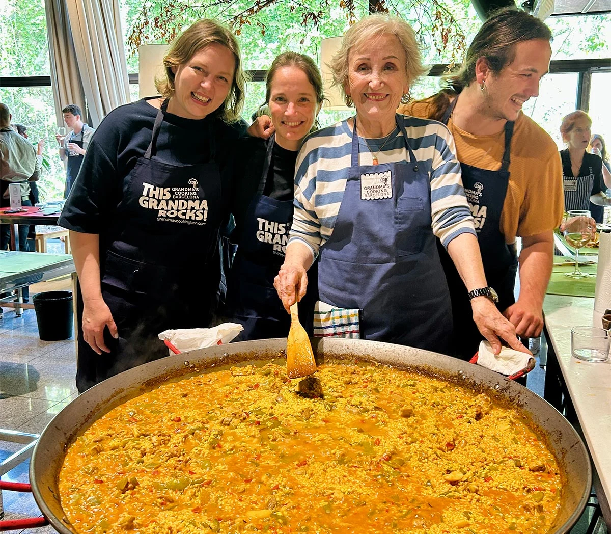 Grupo de estudiante en un taller de Grandmas Cooking