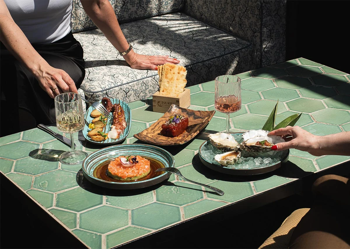 Una pequeña ruta de terrazas para comer bien en Barcelona este verano 5