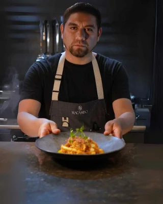 Roberto Sihuay COCINERO MACAMBO