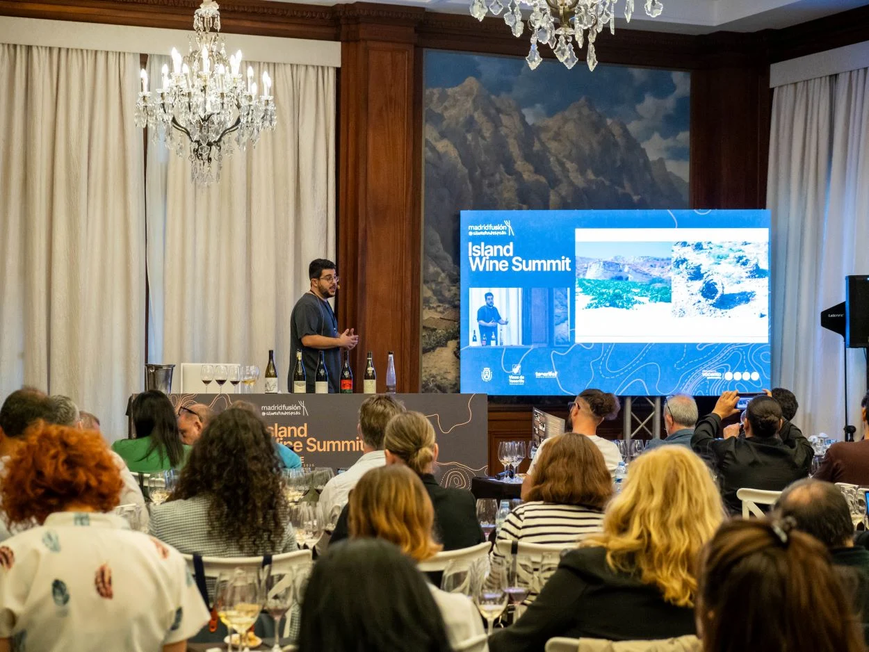 Tenerife celebra una jornada histórica con expertos internacionales y anuncia el premio “Guardián de los Vinos de Tenerife” 0