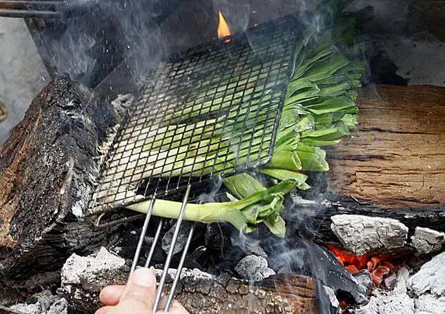 La taberna gourmet vizcaína que guisa la huerta de los vecinos 0