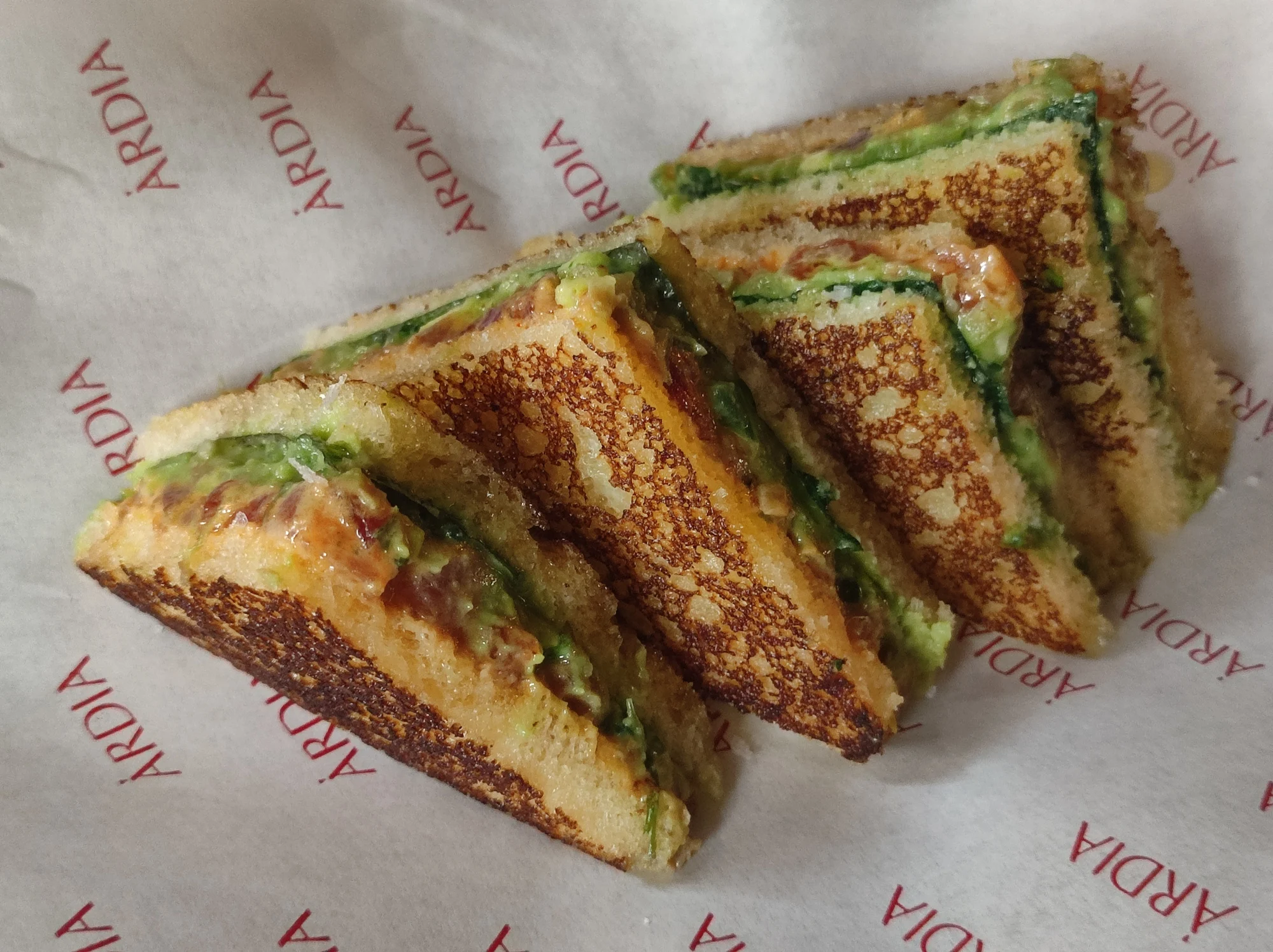 bikini de tartar de atún