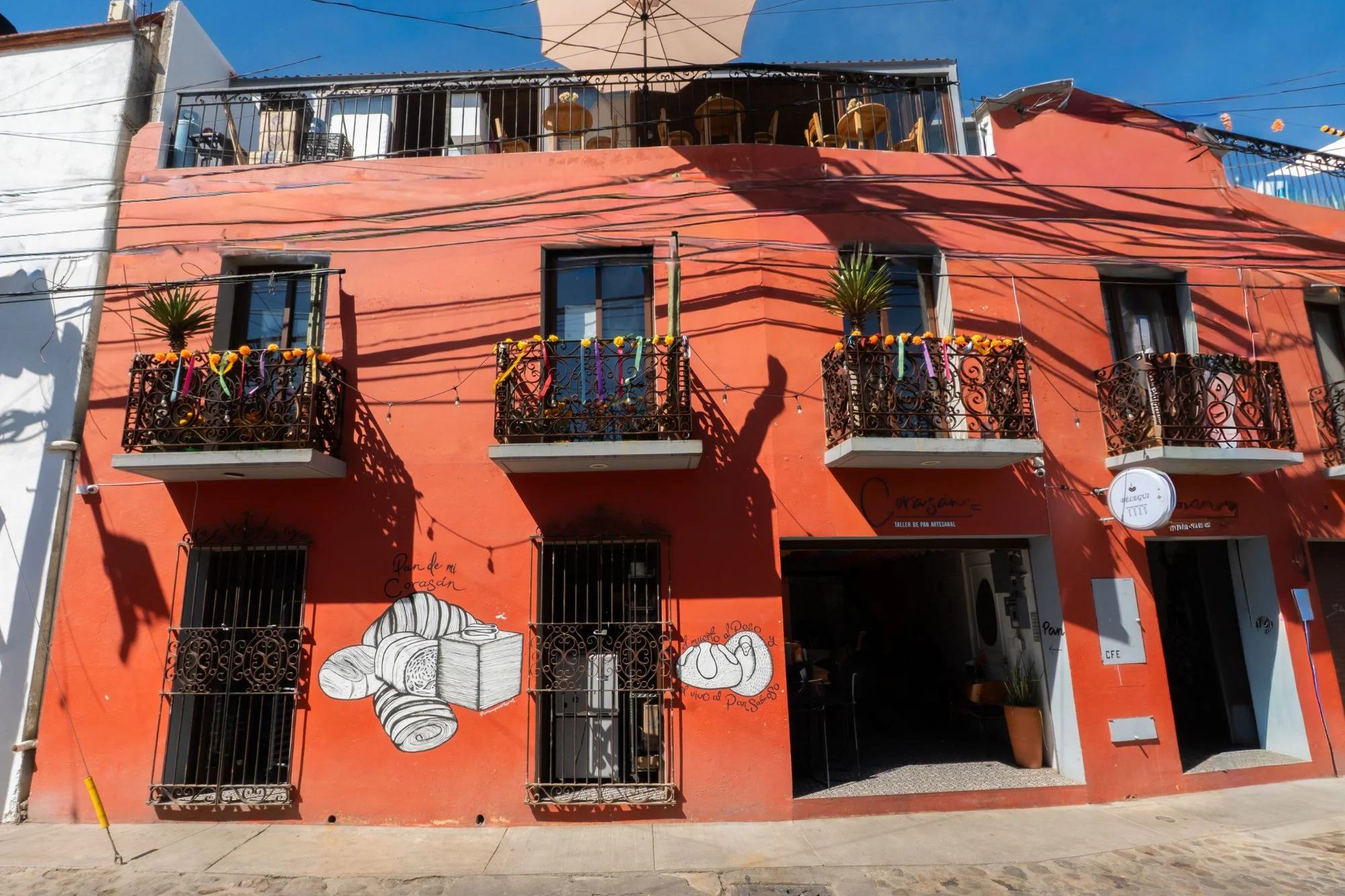 Fachada de Corasán en Xochimilco, Oaxaca