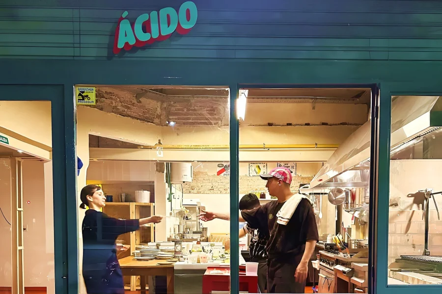Fachada del local de Ácido
