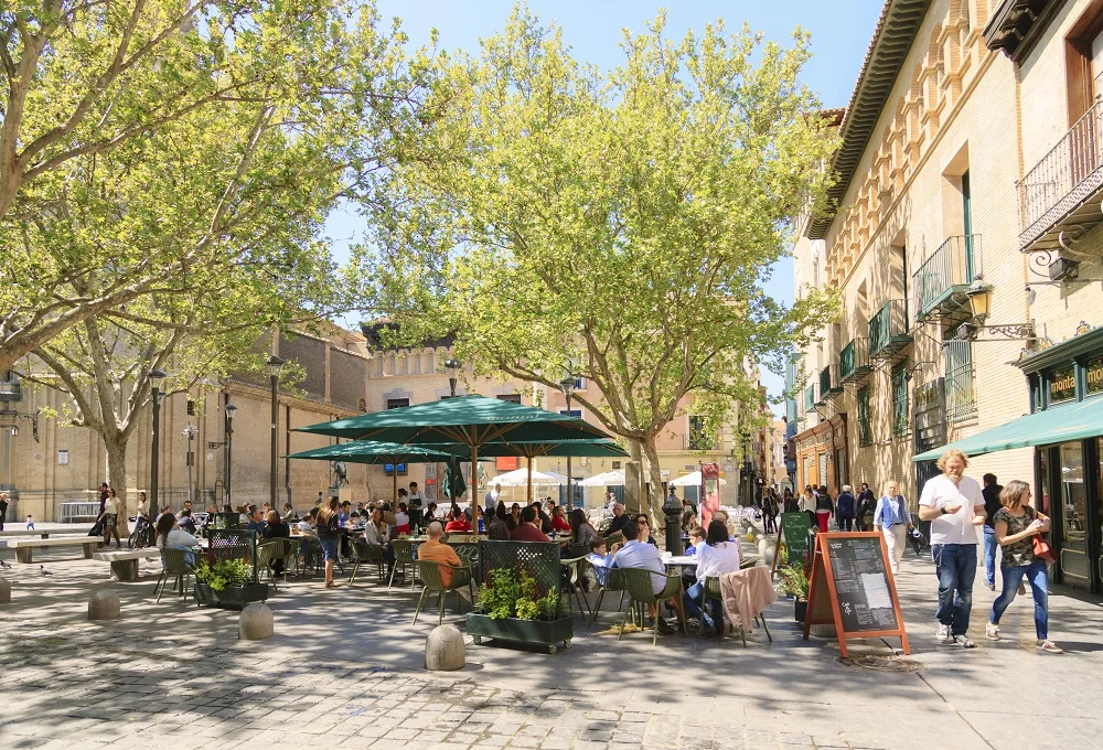 Terrazas en el Casco histórico de Zaragoza, Plaza San Felipe (A. Cabrera)