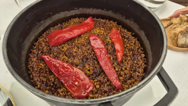 arroz a banda del caldero de pescado de Diego René en Beluga