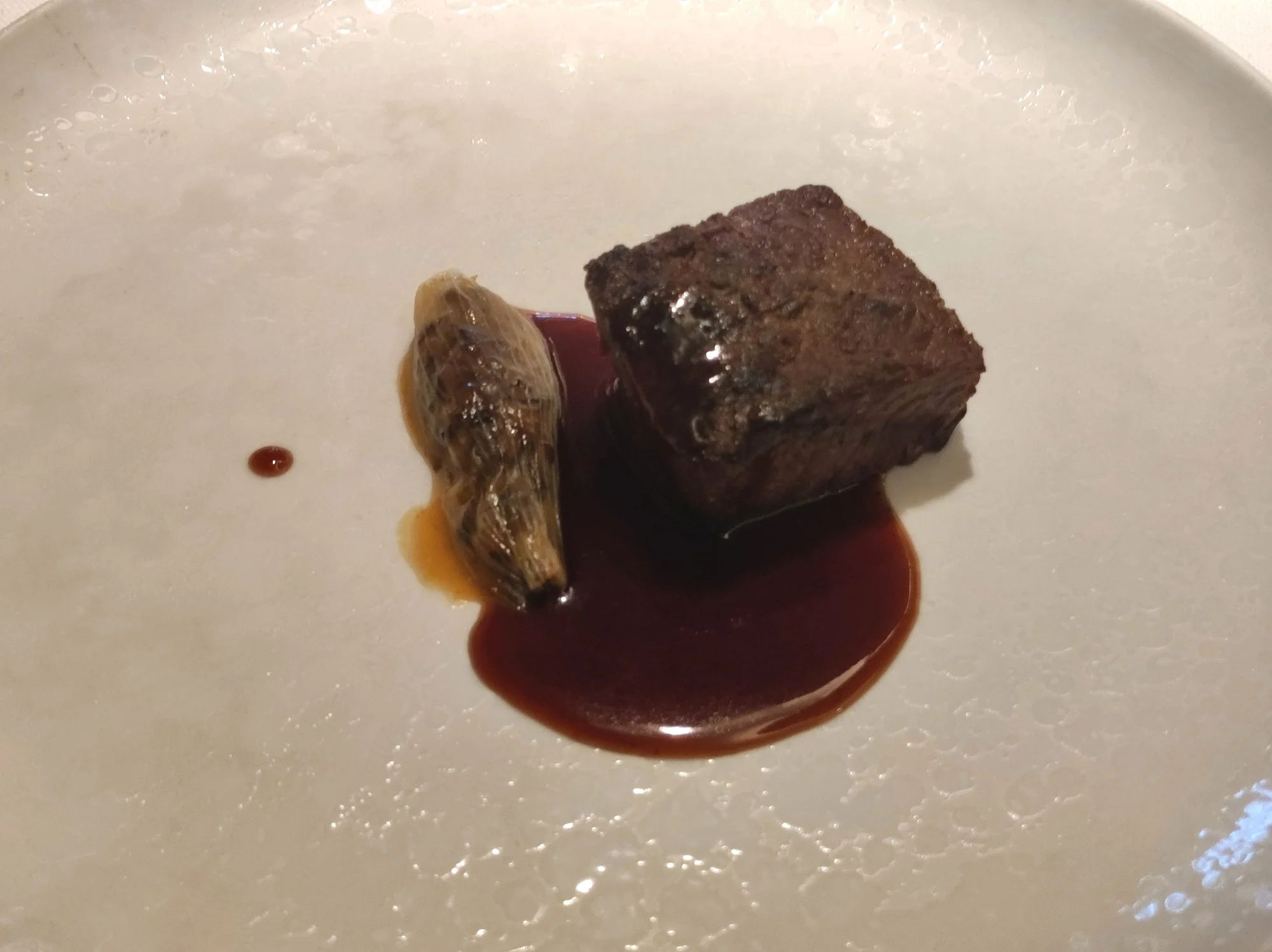 Presa de angus con salsa de vino de Ribeira Sacra