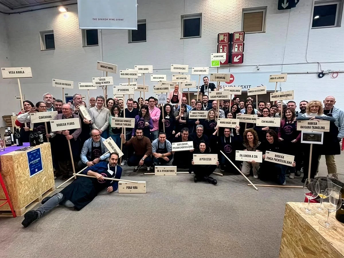 Miembros del colectivo Artisan Wine Attraction en la Barcelona Wine Week