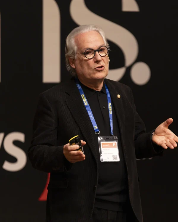 El científico Juli Peretó, En MF Dreams