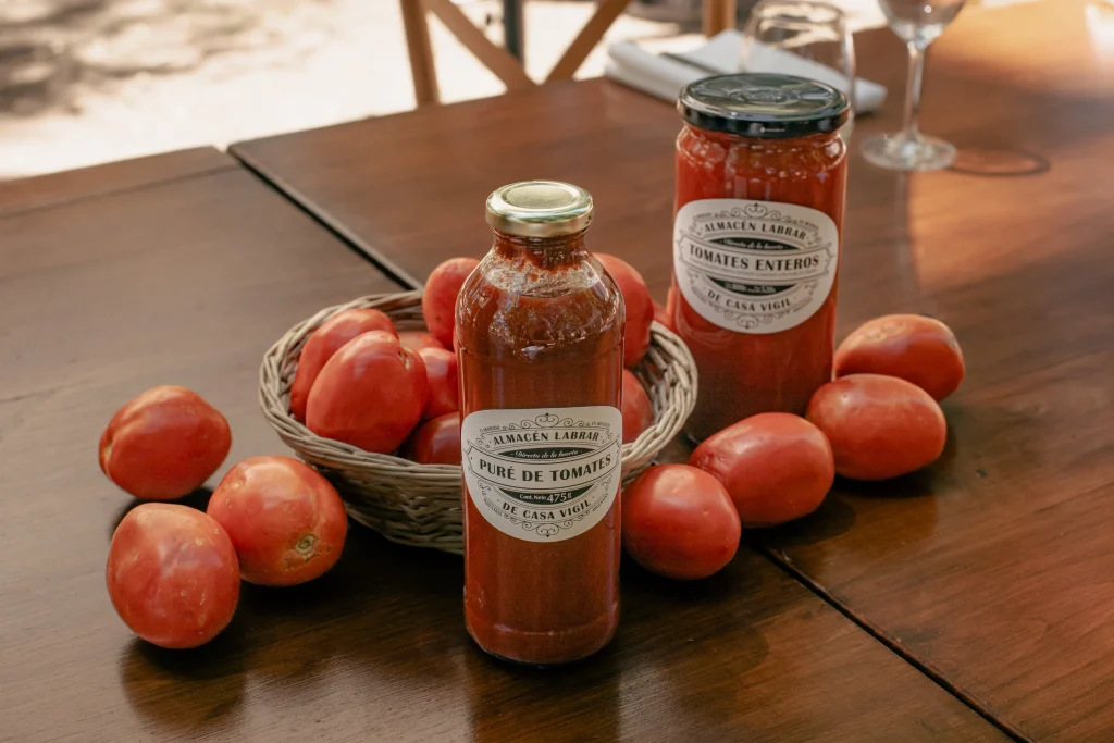 Puré de tomate embotado