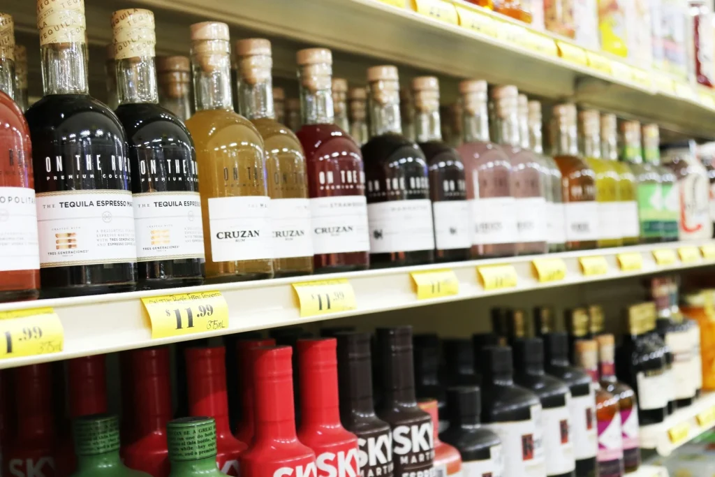 Bebidas en un lineal de supermercado