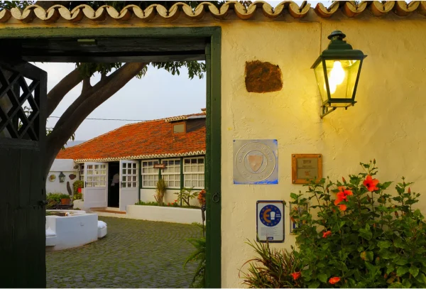 Entrada del restaurante Mesón El Drago en Tegueste - ©JVP (3)