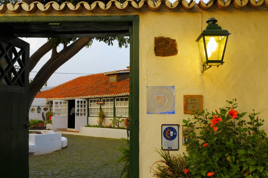 Entrada del restaurante Mesón El Drago en Tegueste - ©JVP (3)