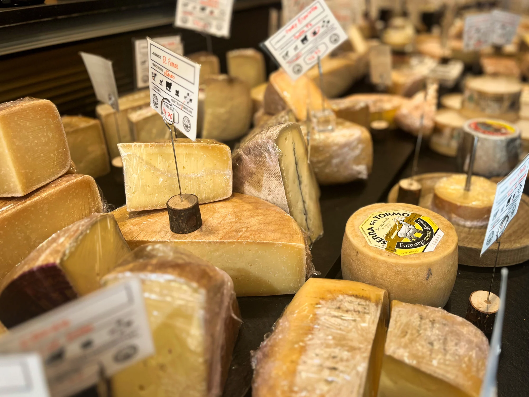 Llet Crua, Barcelona