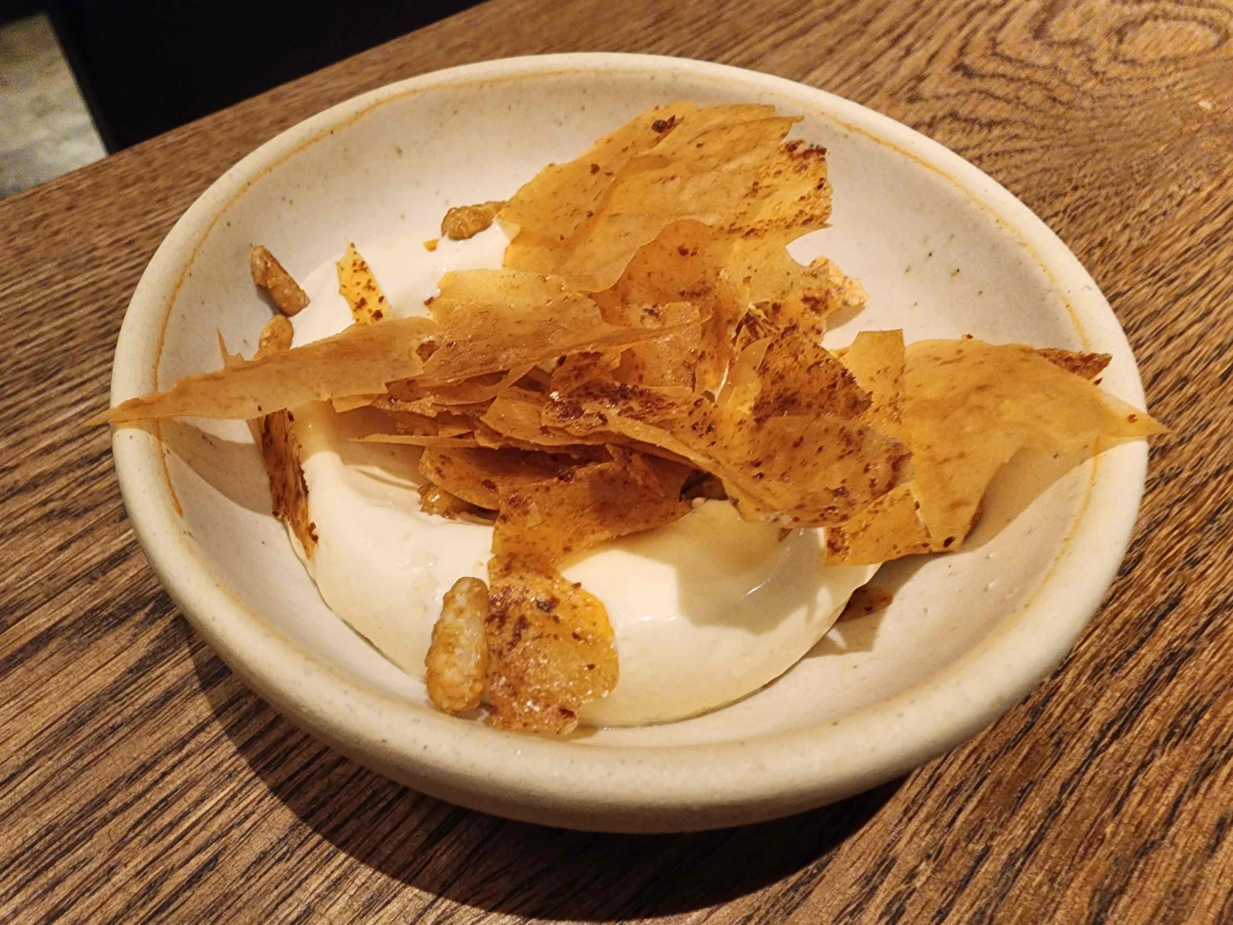 Helado de coca con chicharrone