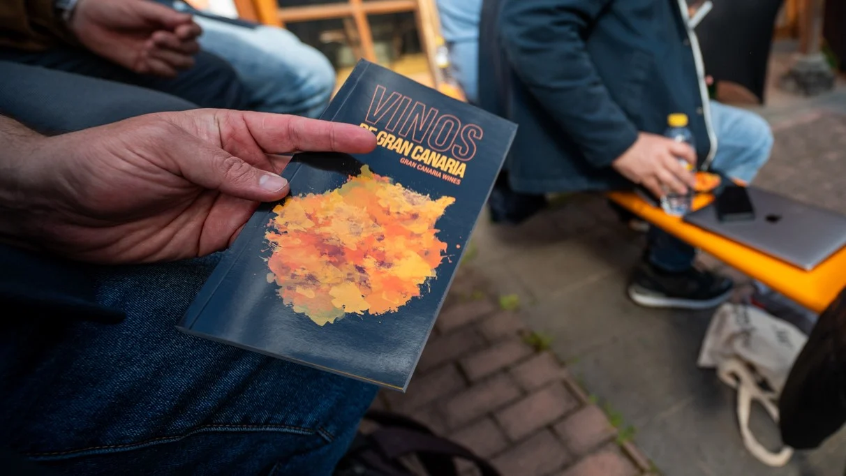 Vinos de Gran Canaria, folleto en la Casa del Vino
