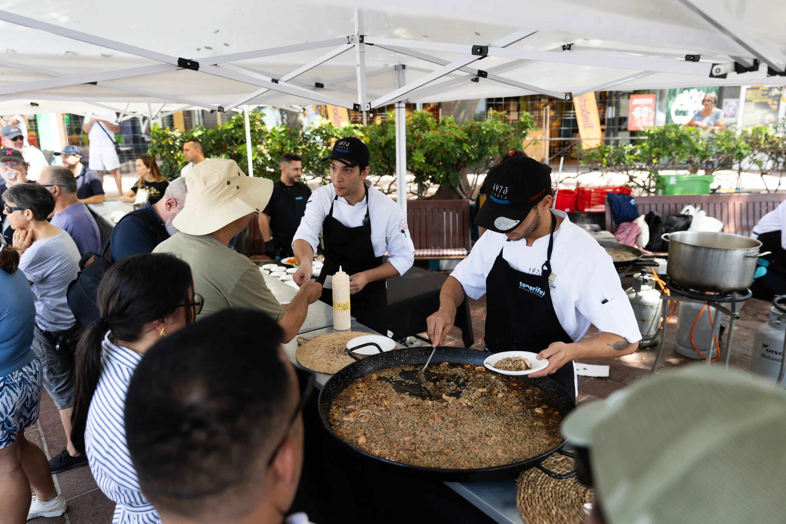 Garachico se convierte en epicentro de la gastronomía marinera con la jornada popular del VIII Encuentro de los Mares que acoge Tenerife 0