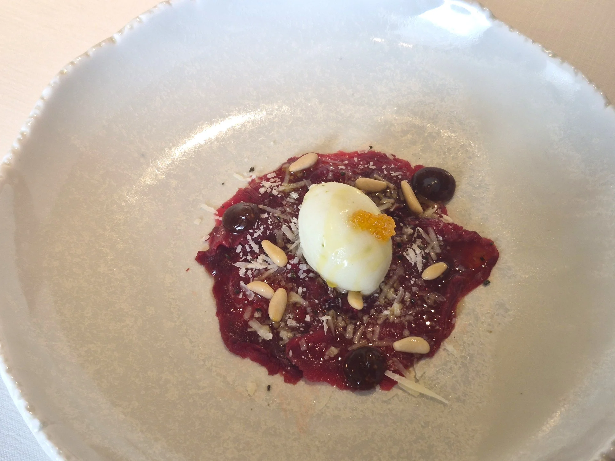 Carpaccio de paladar con sorbete de lima y albahaca