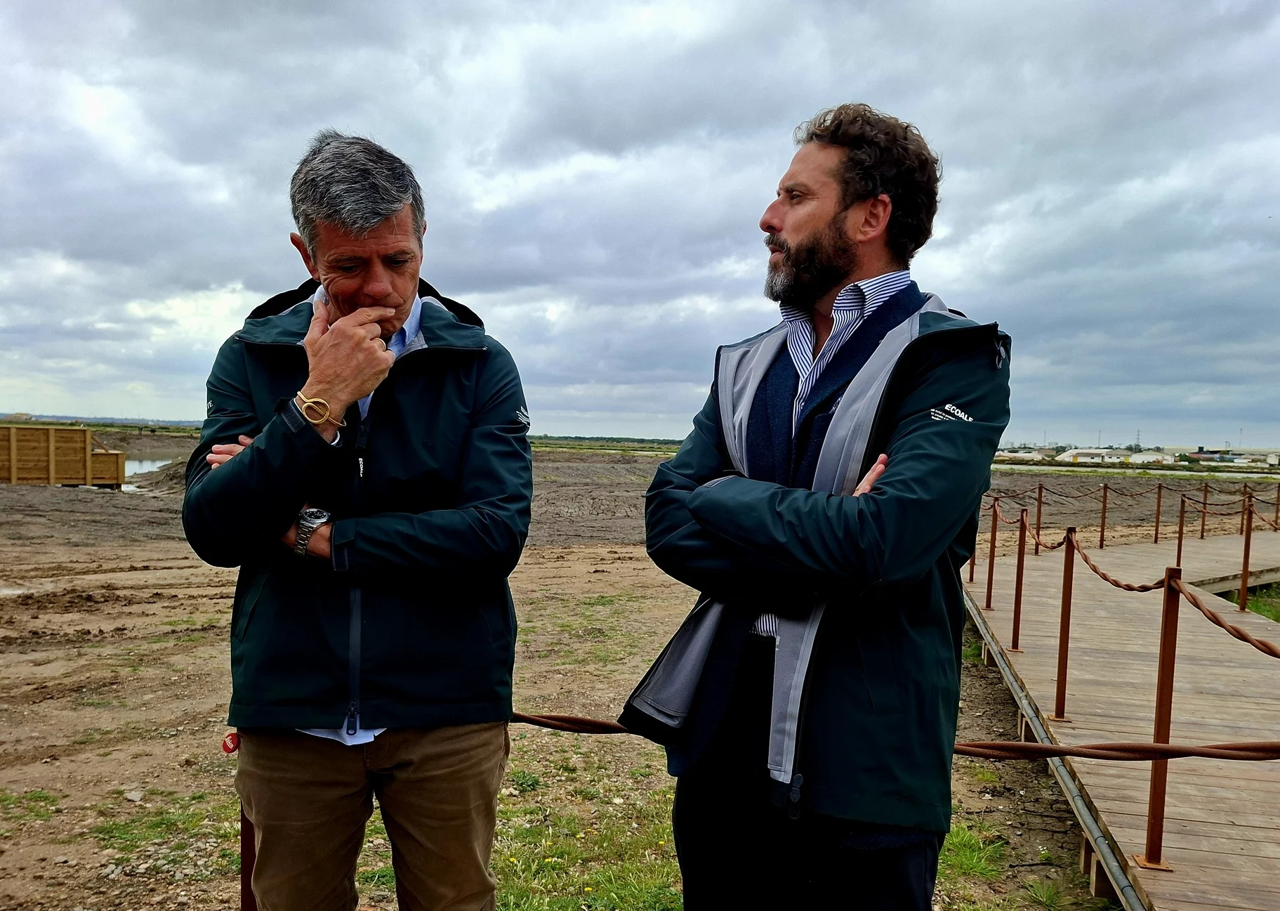 Aponiente 2026. Juan Martín Bermúdez, biólogo de Aponiente, y Carlos León, director.