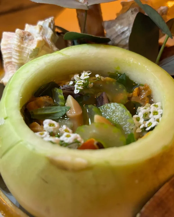 Caldo con marisco