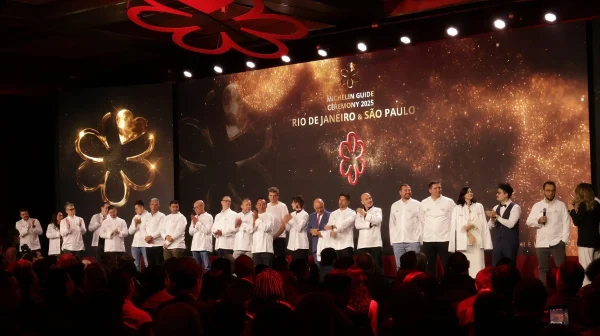 Foto de familia de los premiados en la gala Michelin Brasil 2026
