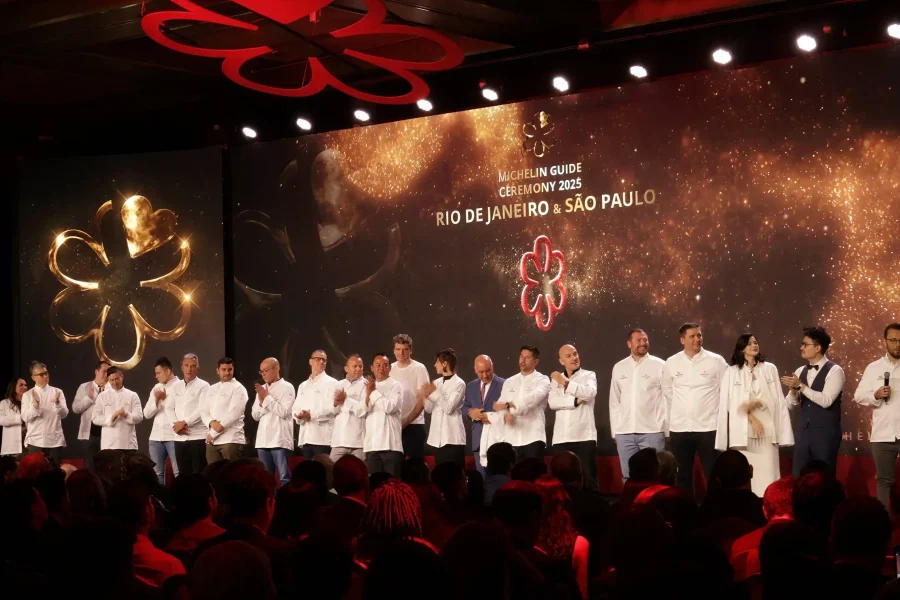 Foto de familia de los premiados en la gala Michelin Brasil 2026