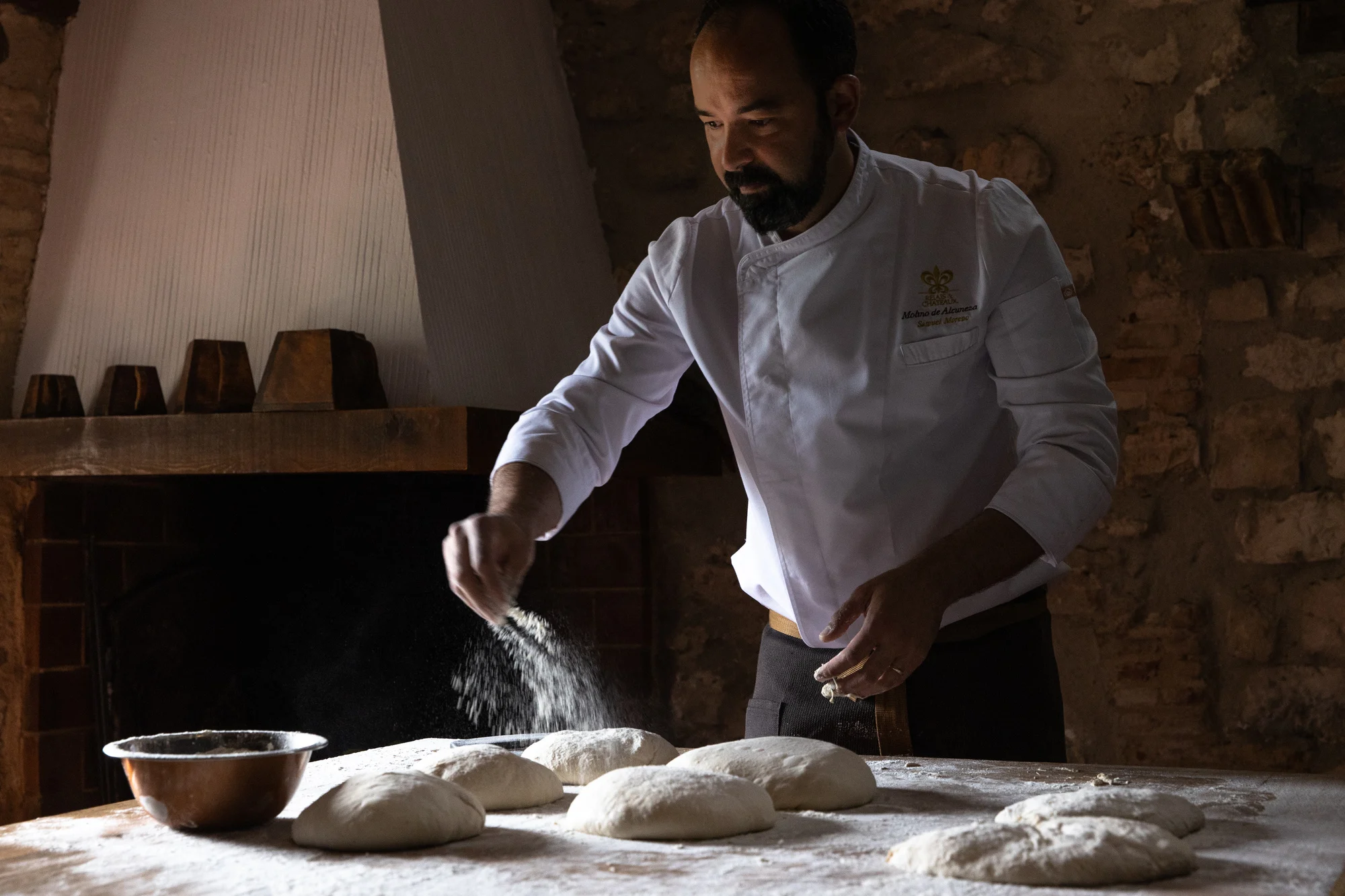 Molino de Alcuenza, Samuel amasando el pan