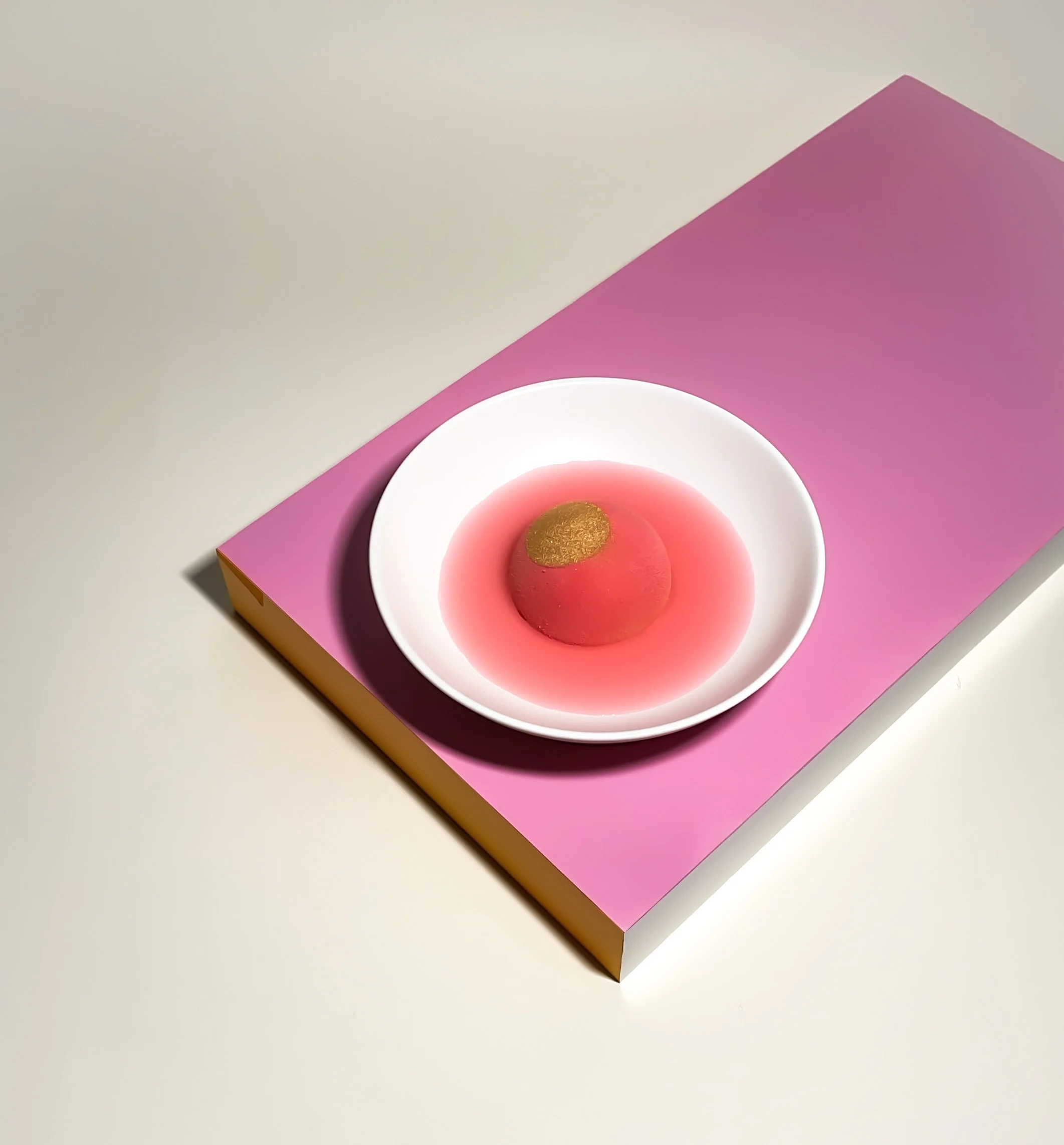 Ruibarbo, pimienta rosa y chocolate caramelizado
