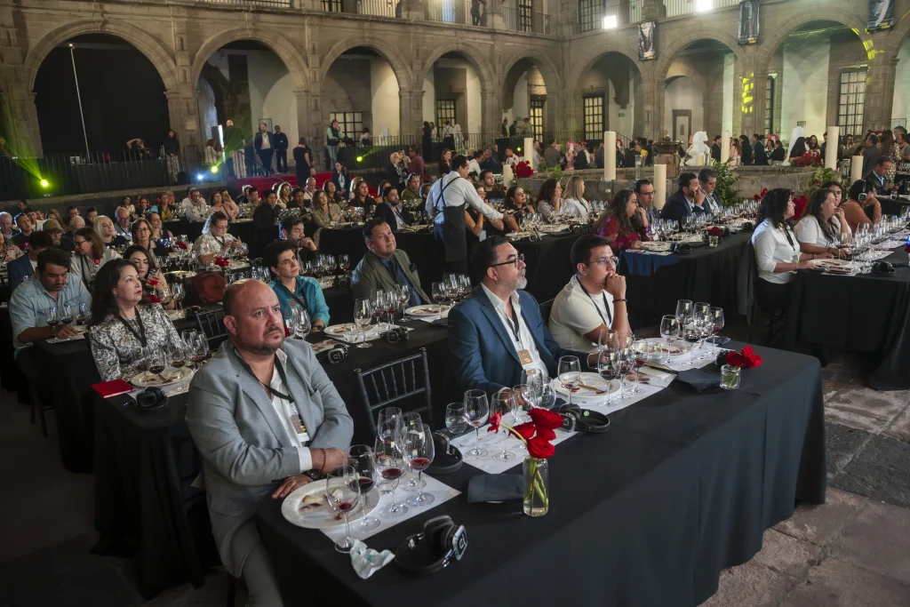 Spain Fusion México. Hasta 650 profesionales de la gastronomía mexicana, incluyendo chefs, sumilleres, importadores, distribuidores y prensa, llenaron el auditorio durante las ponencias.