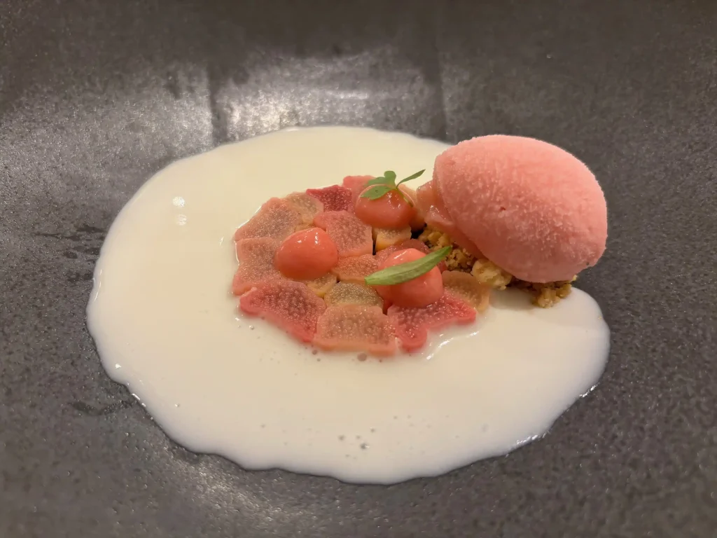 Ruibarbo, salsa nata