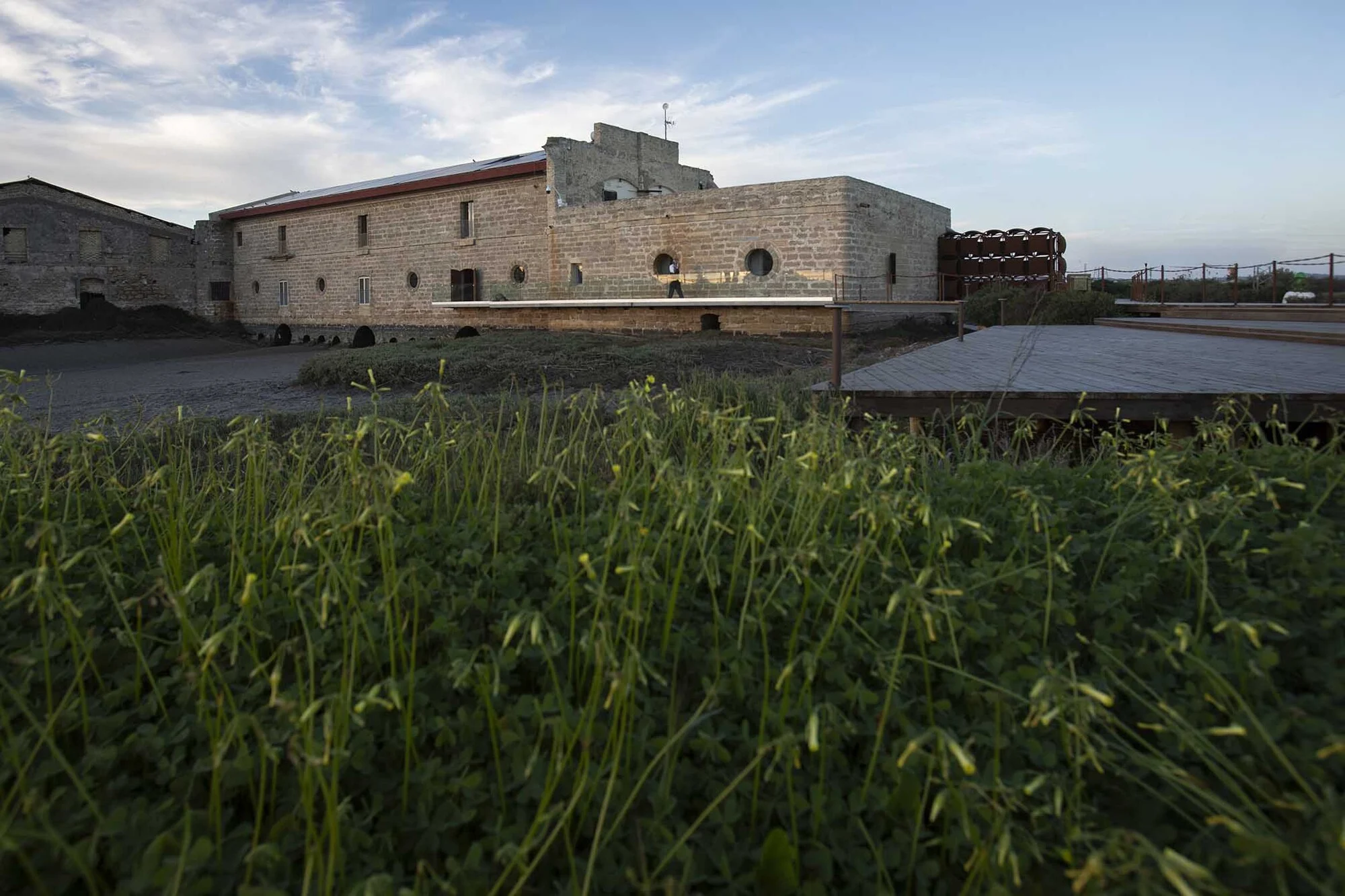 Gastón Acurio cocina la marisma de Cádiz en Aponiente 1
