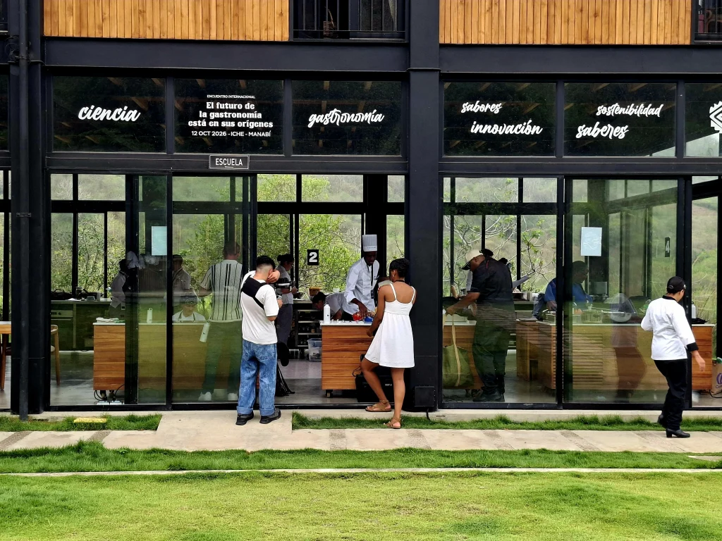 Ecuador cocina su revolución gastronómica en un horno manabita 1