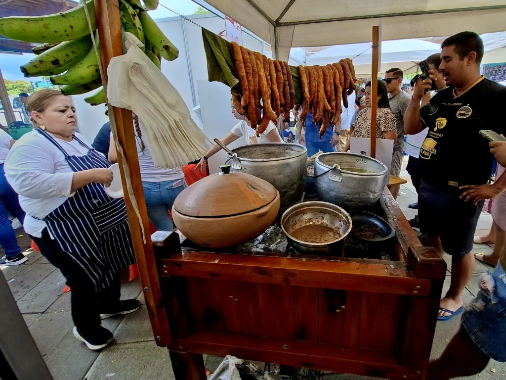 Ecuador cocina su revolución gastronómica en un horno manabita 0